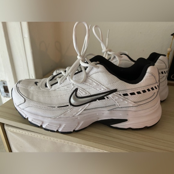 Nike Initiator Shoes - Picture 4 of 5